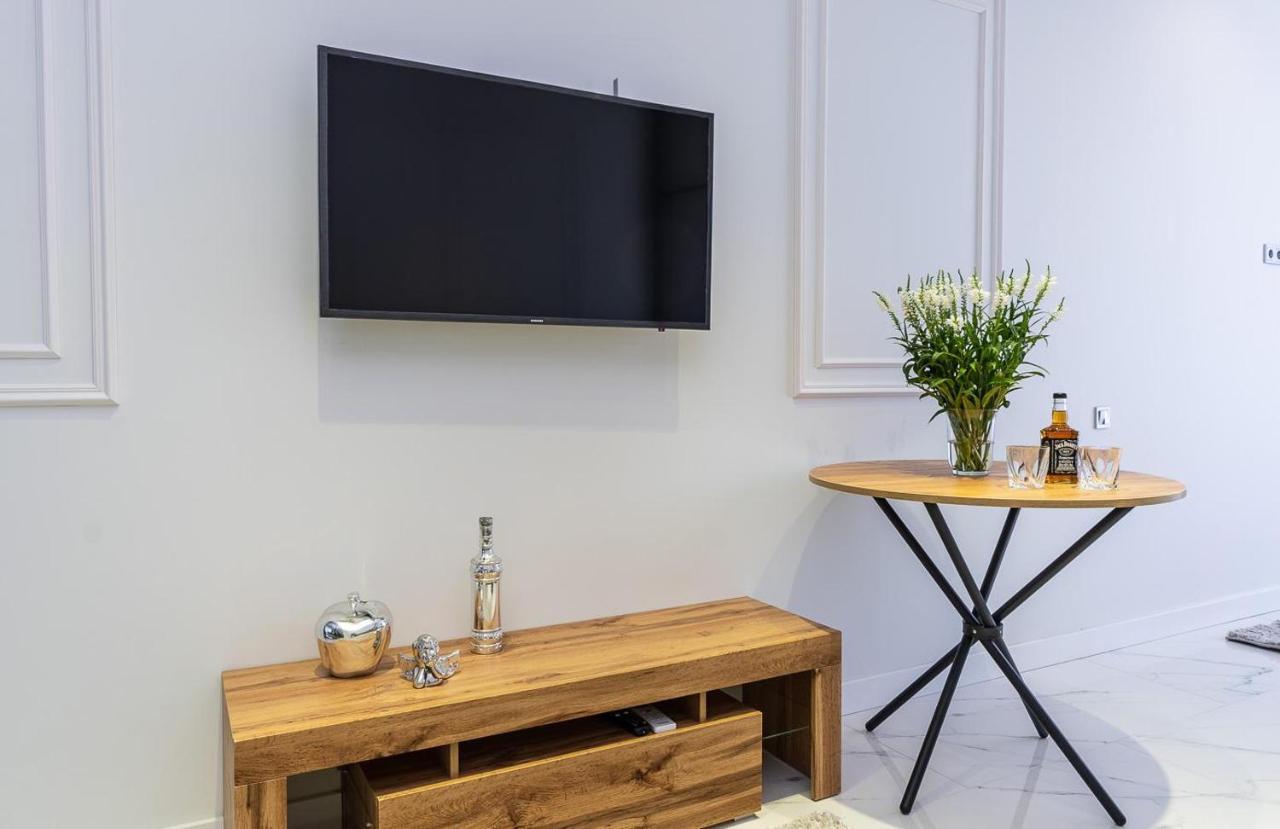 Fashionable Apartments. Smartplaza Metro Minskaya. Obolon Киев Экстерьер фото