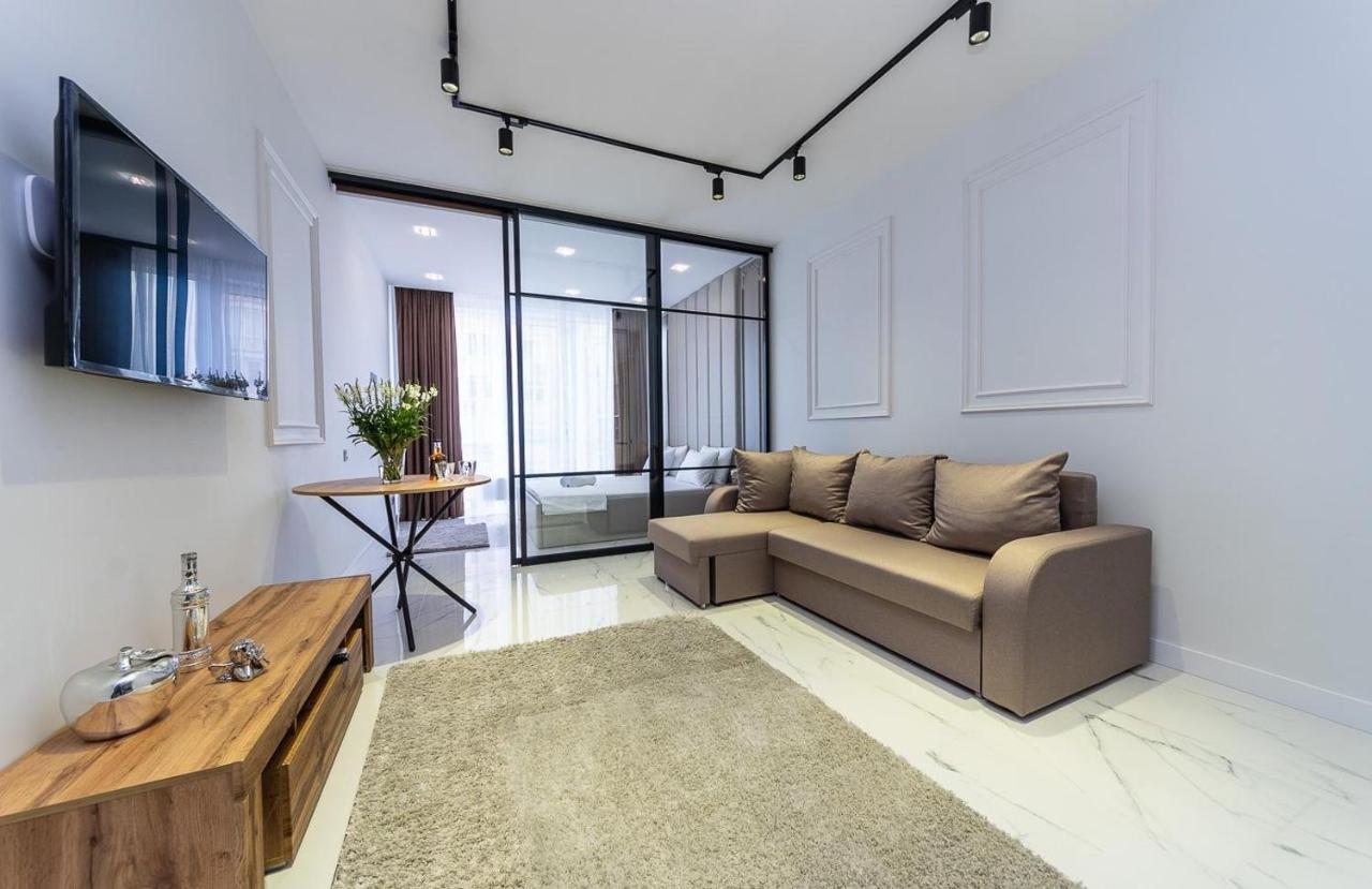 Fashionable Apartments. Smartplaza Metro Minskaya. Obolon Киев Экстерьер фото