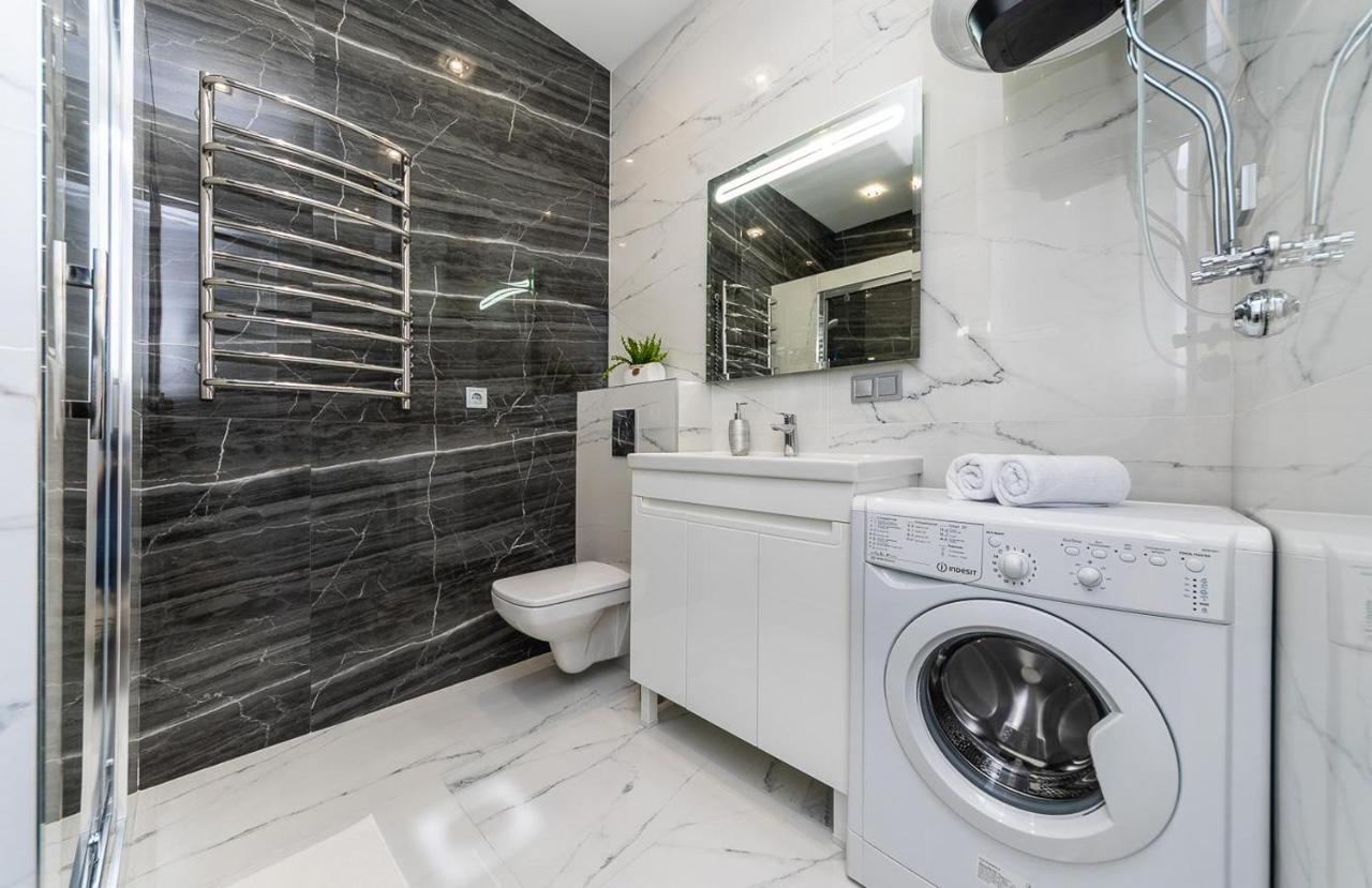 Fashionable Apartments. Smartplaza Metro Minskaya. Obolon Киев Экстерьер фото